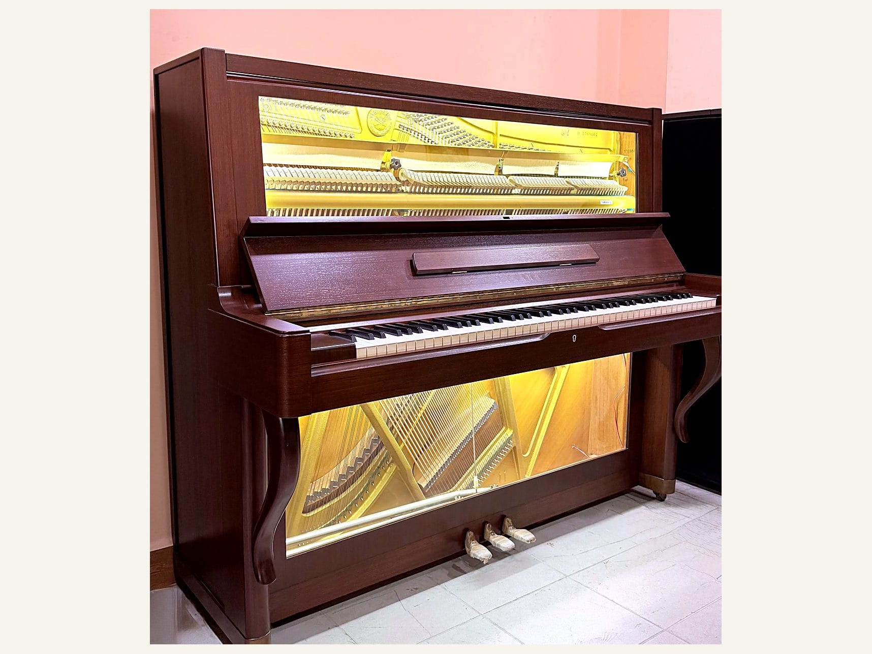 Yamaha U7, Yamaha U7, Glass & LED, view 1, Basbous & Sons Lebanon