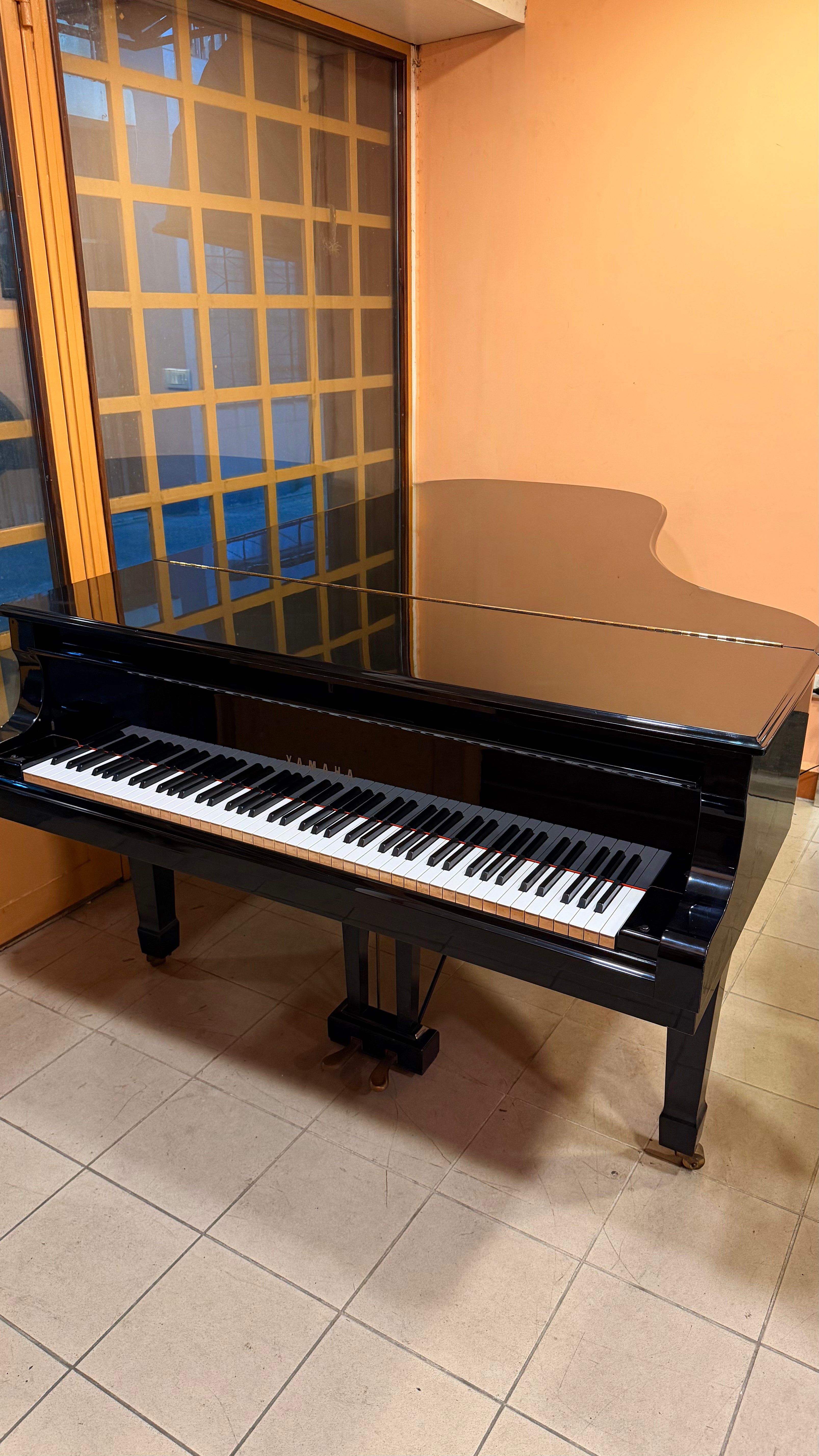 Yamaha C7 - Ebony Polish Concert Grand (Serial No. B2462976)