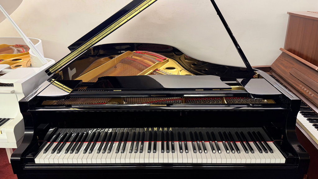 Yamaha G3 - Ebony Polish Grand Piano (Serial No. 2866943)
