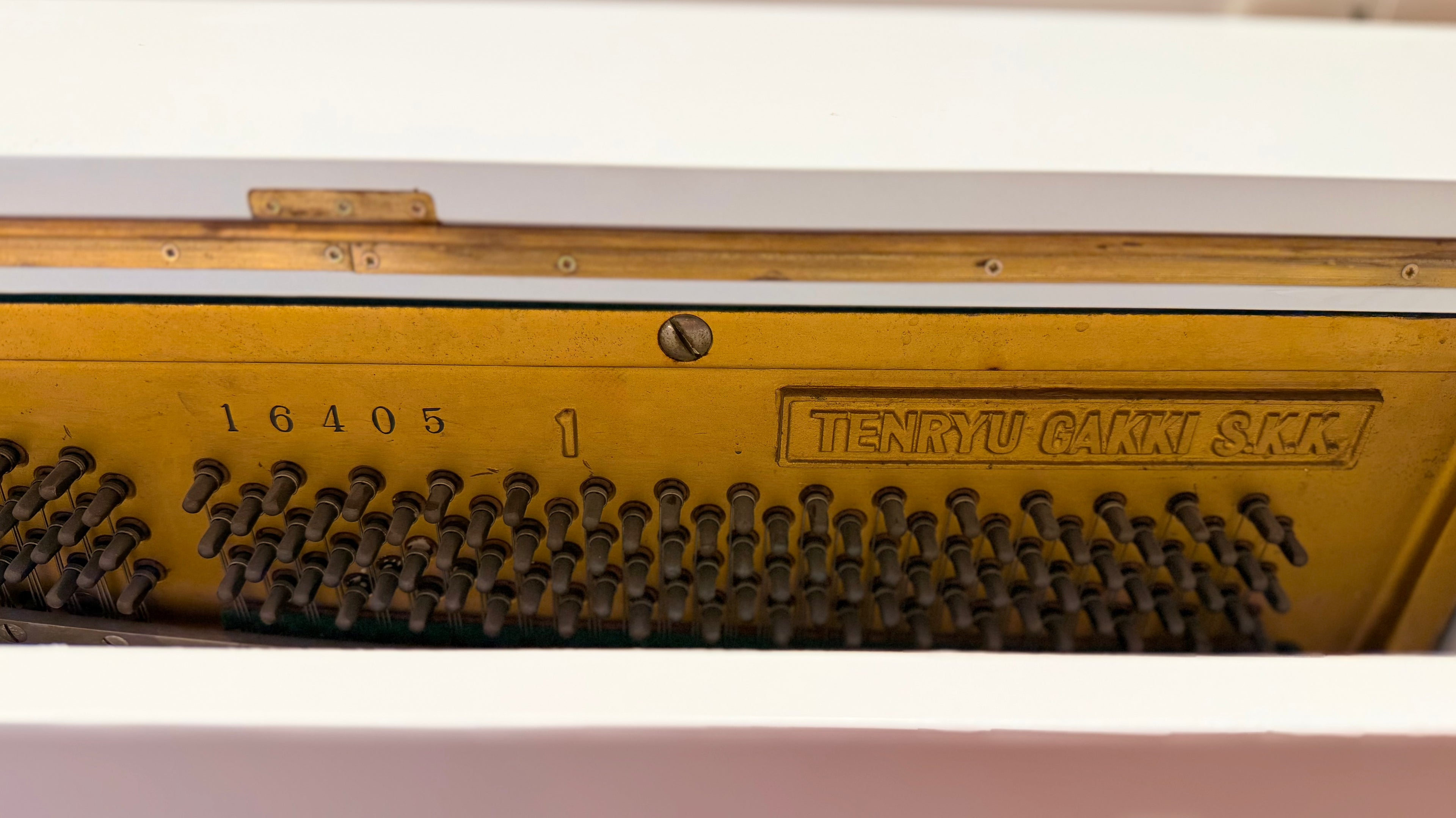 Eterna by Yamaha - White Polish Studio Upright (Serial No. 16405)