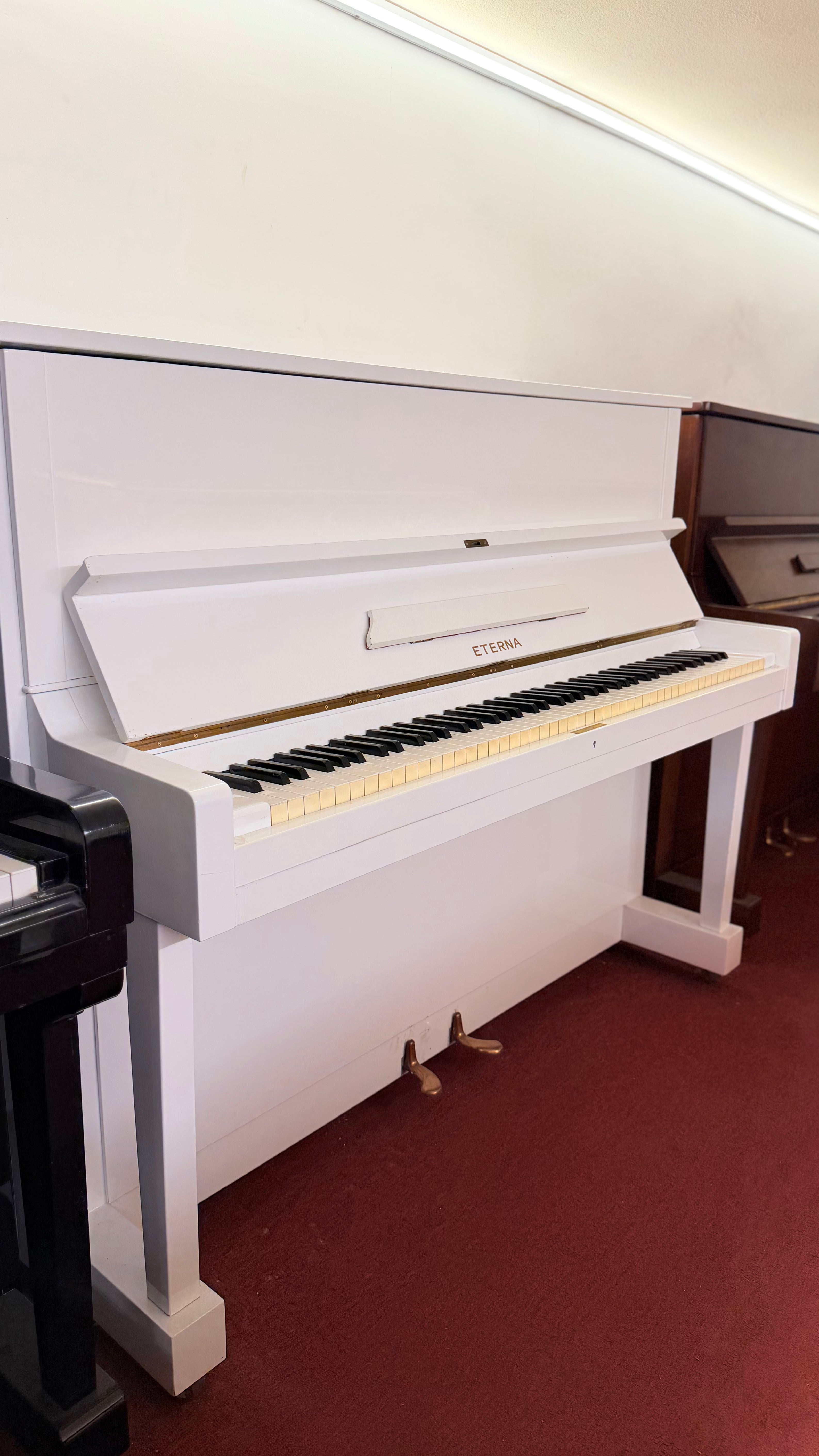 Eterna by Yamaha - White Polish Studio Upright (Serial No. 16405)